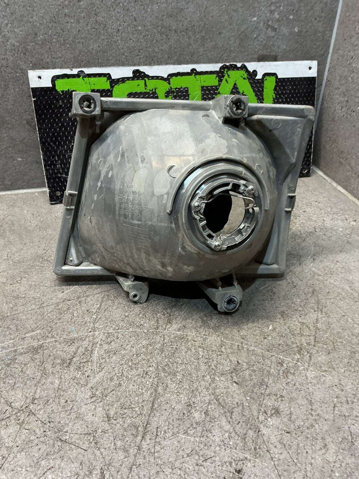 2006 Ford Courier UN- Right Headlight- (TAG16292)