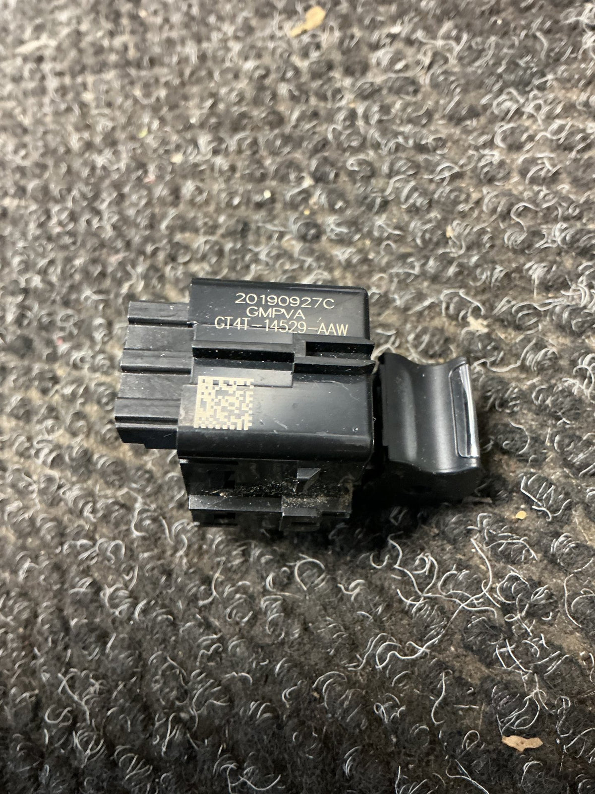 2020 Ford Endura CA- Right Rear Window Switch- (TAG11136) PN: GT4T-14529-AAW