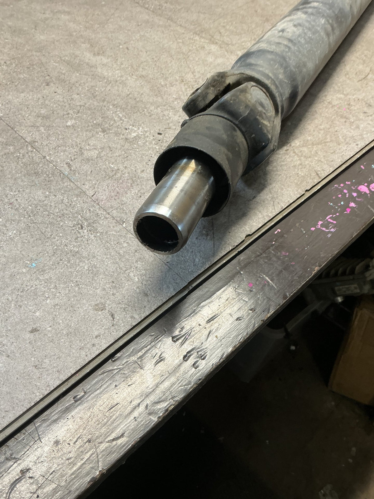 2011 Nissan Caravan VWE25- Rear Prop Shaft- (TAG15184)