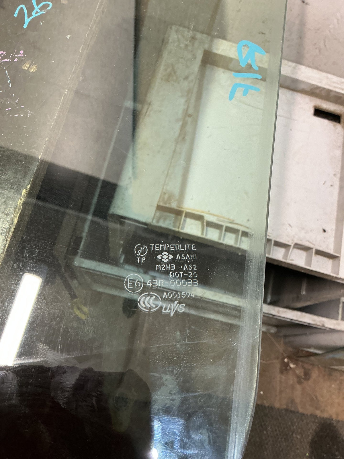 2004 Mitsubishi Outlander CW5W - Right Front Door Glass - (TAG19131)