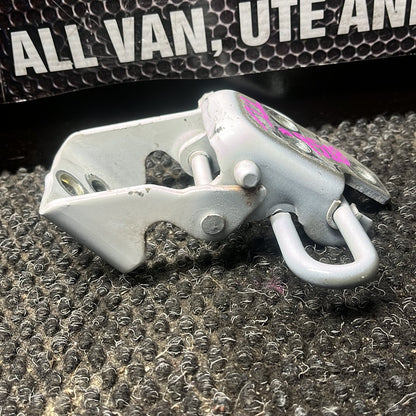 2016 LDV V80- Left Front Door Bottom Hinge- (TAG9521)