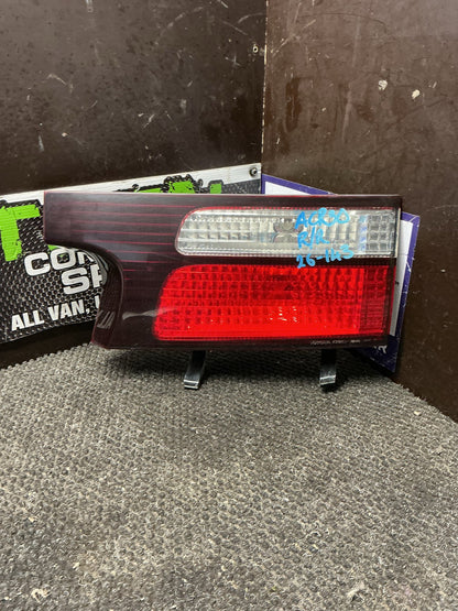 2000 Toyota Estima ACR30- Right Tailgate Light- (TAG9900)