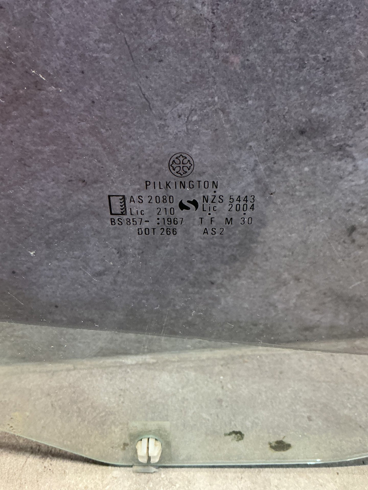 1992-2004 Toyota Hiace H100 LH100 - Right Front Door Glass - (TAG19054)