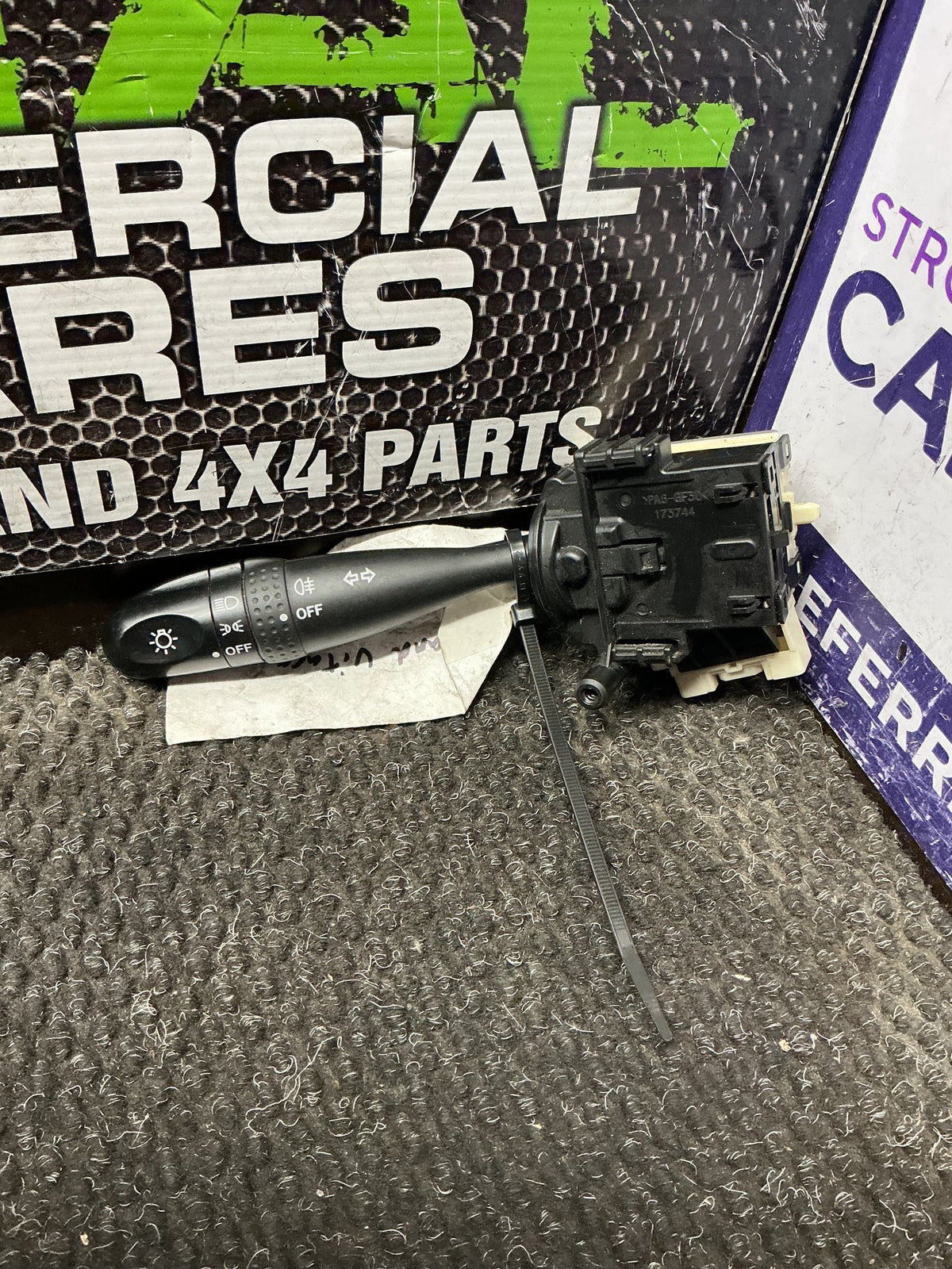 2009 Suzuki Grand Vitara 4W069- Indicator Stalk- (TAG10920) PN: 173744