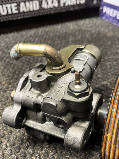 1997 Mitsubishi Pajero II V2*C- Power Steering Pump- (TAG9687)