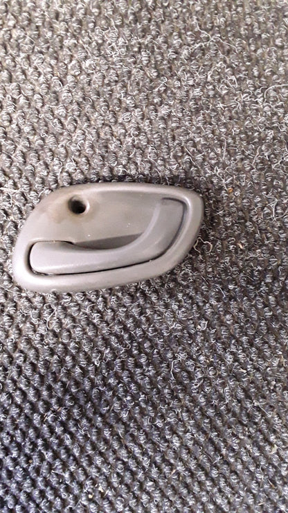 1998-2005 Suzuki Grand Vitara I FT SQ420- Left Front Door Interior Handle- (TAG5203)