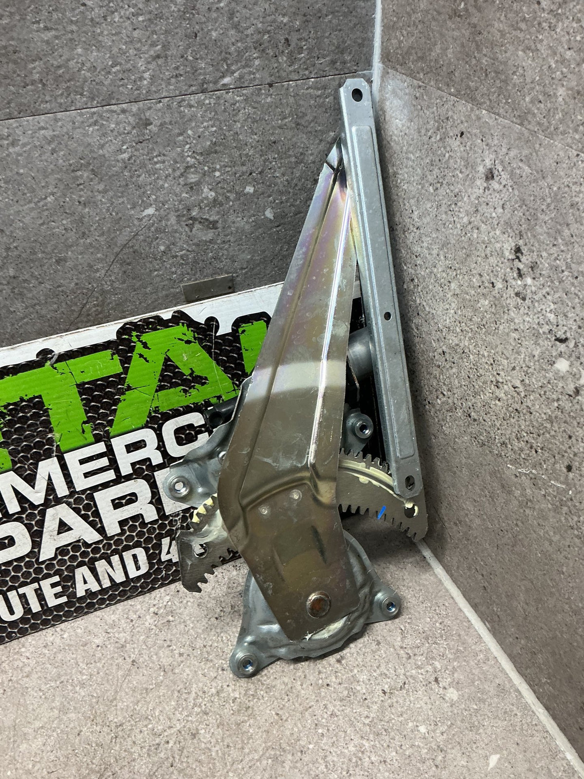 2019 Mitsubishi Triton- Right Rear Window Regulator/Motor- (TAG14603)