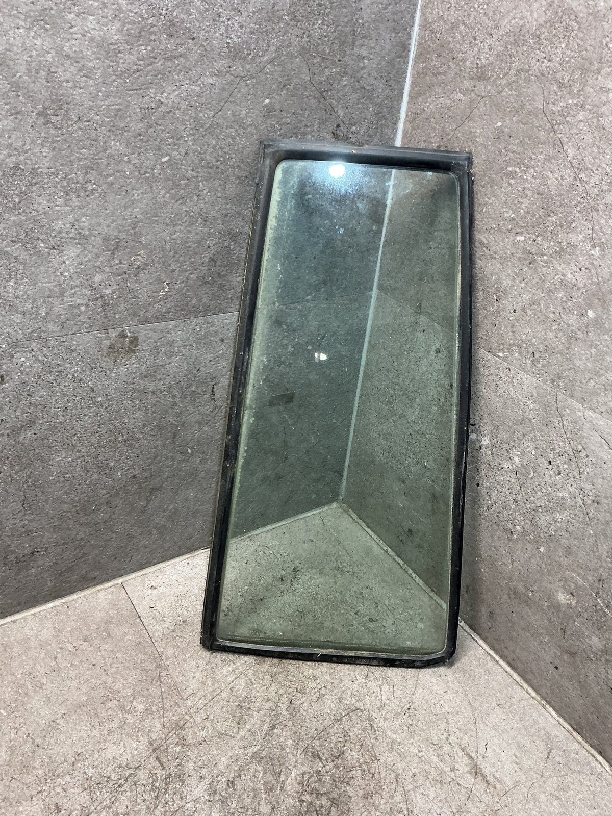 1994 Toyota Prado KZJ95 - Right Rear Quarter Door Glass - (TAG18340)