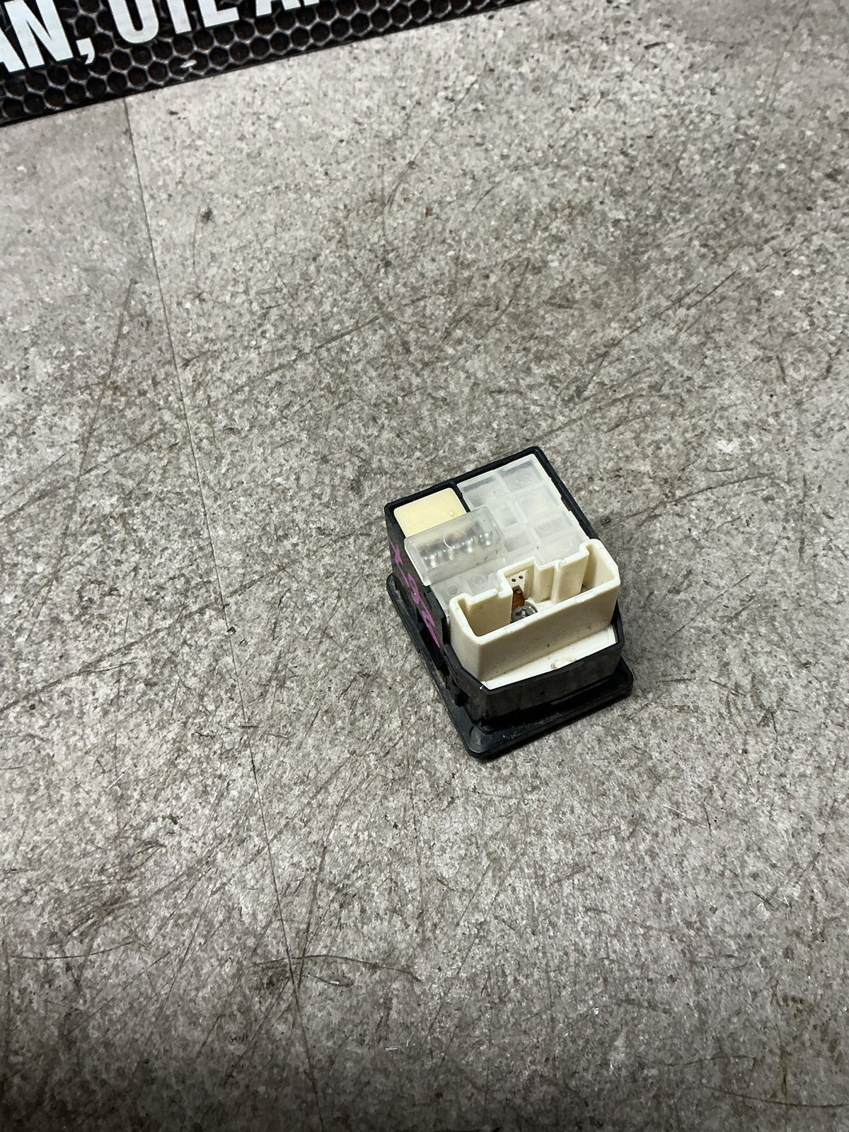 2004 Toyota Estima ACR30- Mirror Adjuster Switch- (TAG16120)