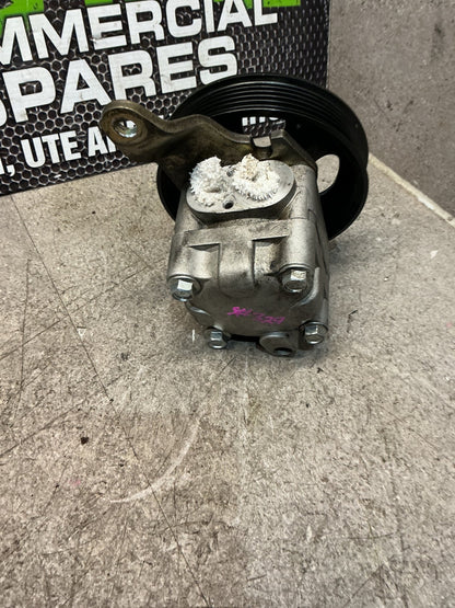 2005 Nissan Elgrand ME51- Power Steering Pump- (TAG16777)