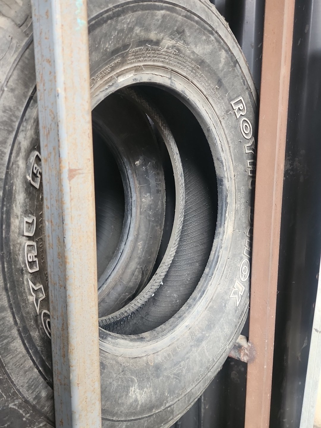 - Tyre- (TAG12793) PN: 215/75 R15 100T ROYAL BLACK