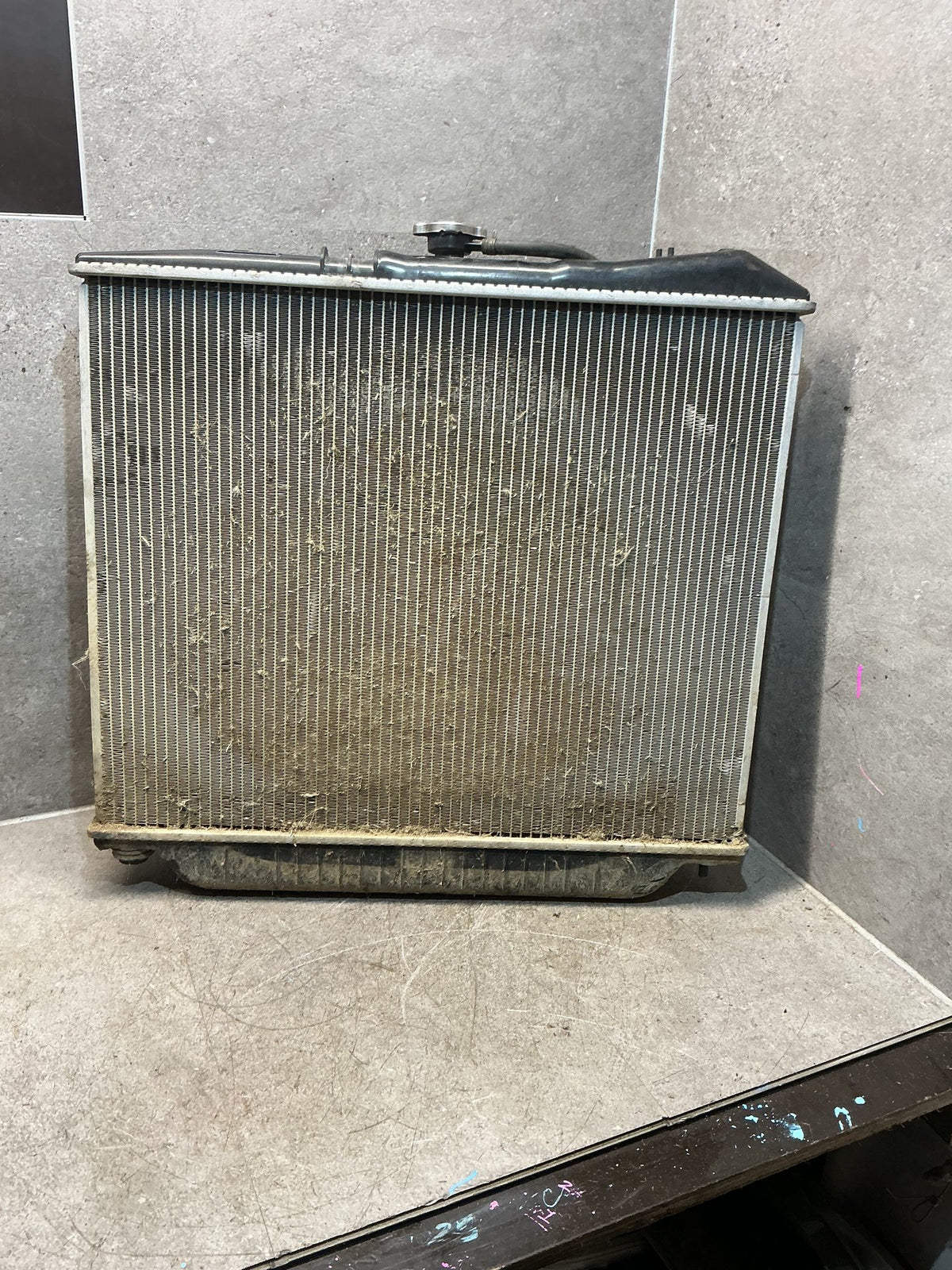 1995 Isuzu Bighorn UBS69GW- Radiator- (TAG16252)