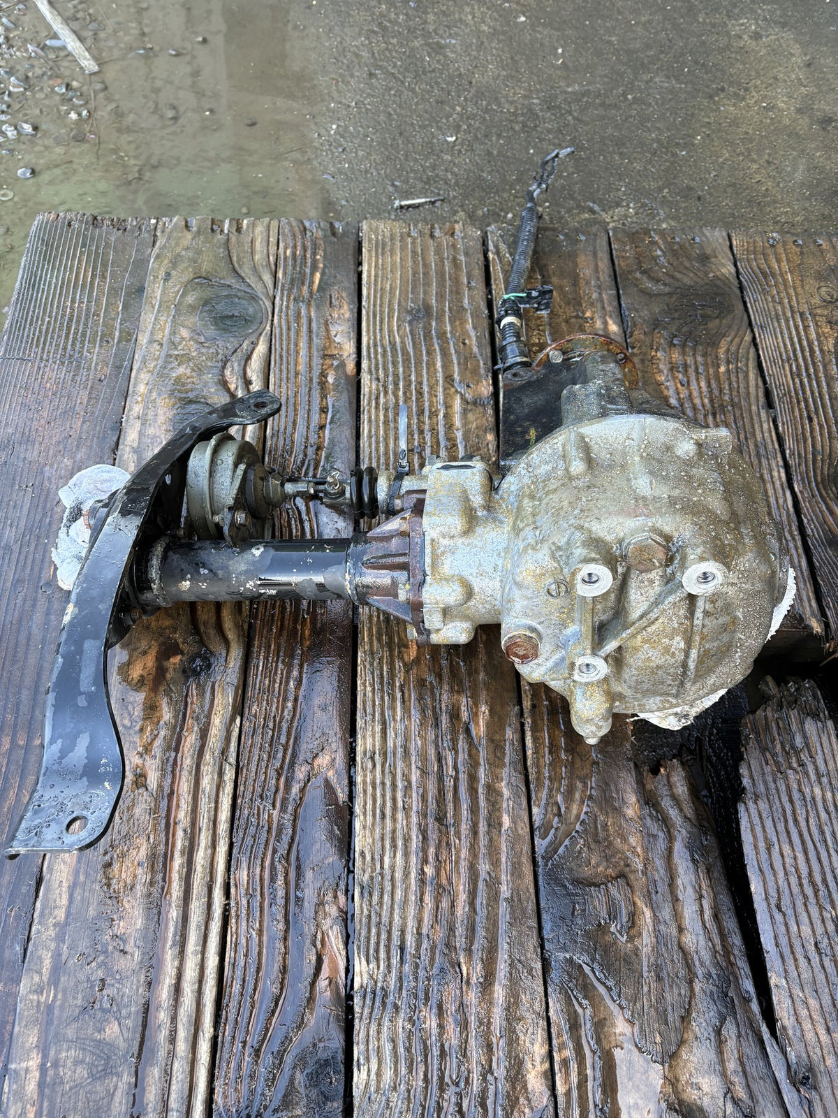 2005 Mazda B-Series UN- Front Differential Assembly- (TAG16082)