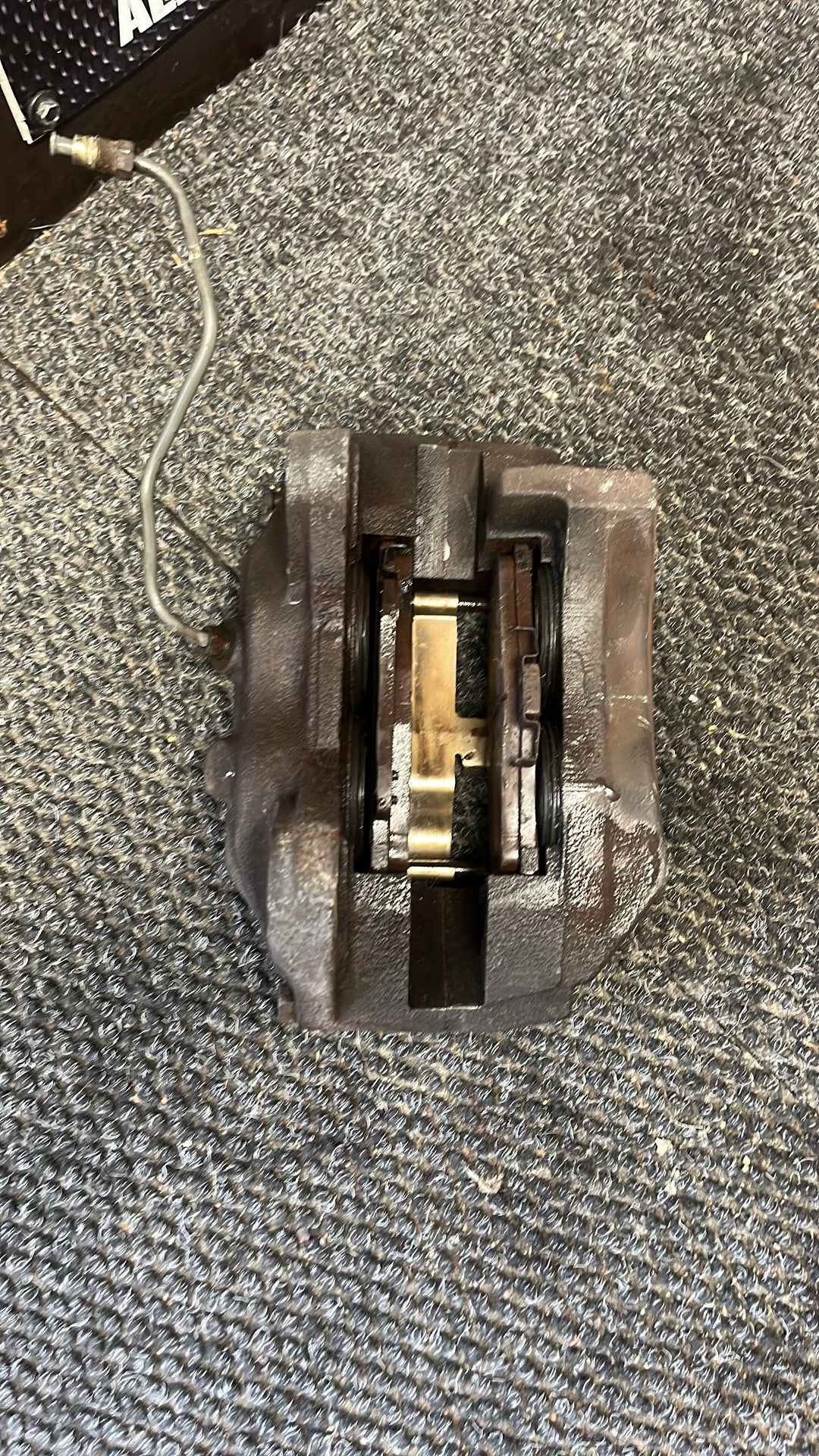 1995-2002 Toyota Hilux III N180 Surf VZN185- Right Front Caliper- (TAG6015) PN: S13WM