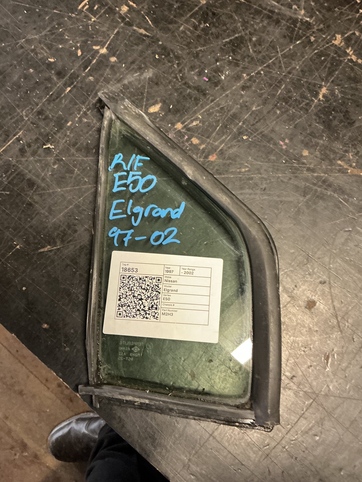 1997-2002 Nissan Elgrand E50 - Right Front Quarter Door Glass - (TAG18653)