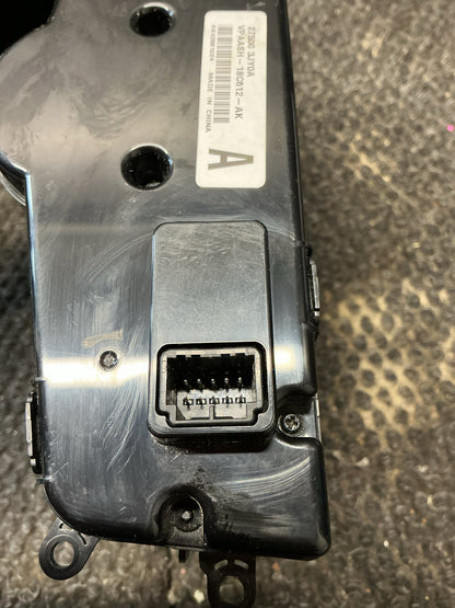 2014 Nissan Serena C26- Heater Controls- (TAG9554) PN: 27500 3JY0A