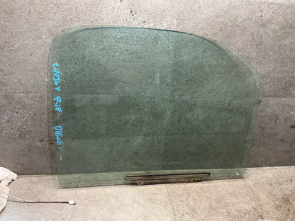 1994 Toyota Hilux Ln147 - Right Front Door Glass - (TAG19094)