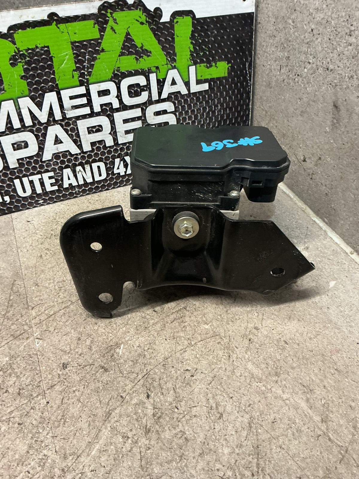 2017 Toyota Hilux- ABS Pump/Modulator- (TAG16819)