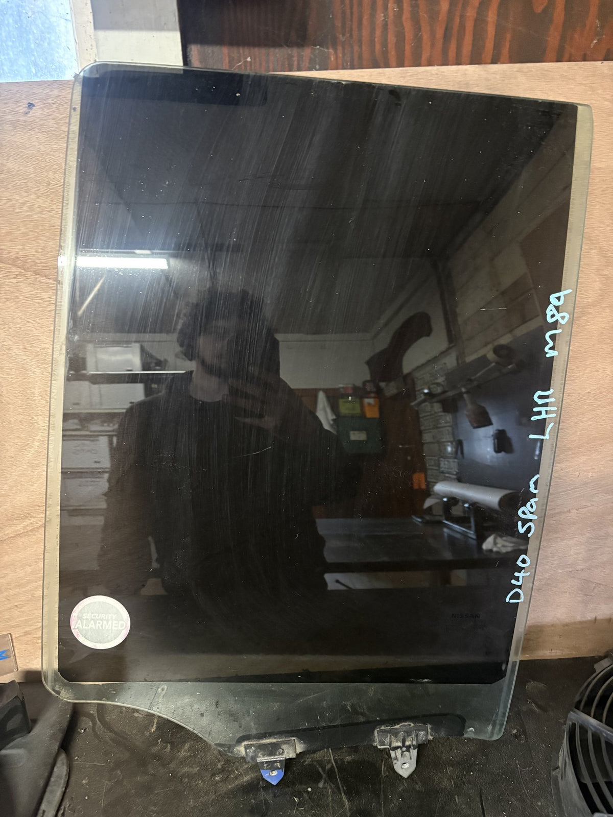 2006 Nissan Navara D40 - Left Rear Door Glass - (TAG18877)
