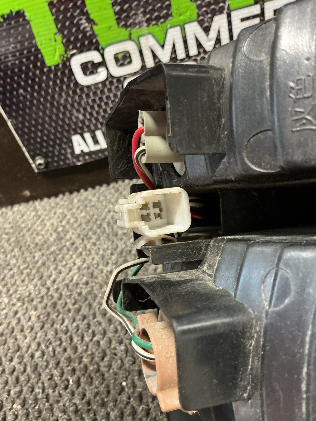 2000 Toyota Estima MCR40- Right Tailgate Light- (TAG9898)