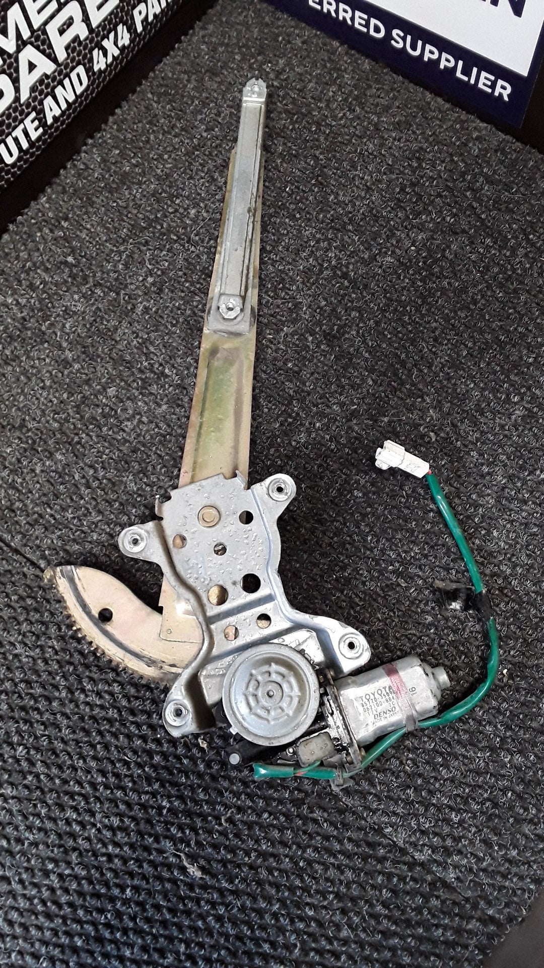 Left Front Window Regulator/Motor- (TAG5197), 85720-35090, 2001, Toyota, Hilux, SR5, VI N160