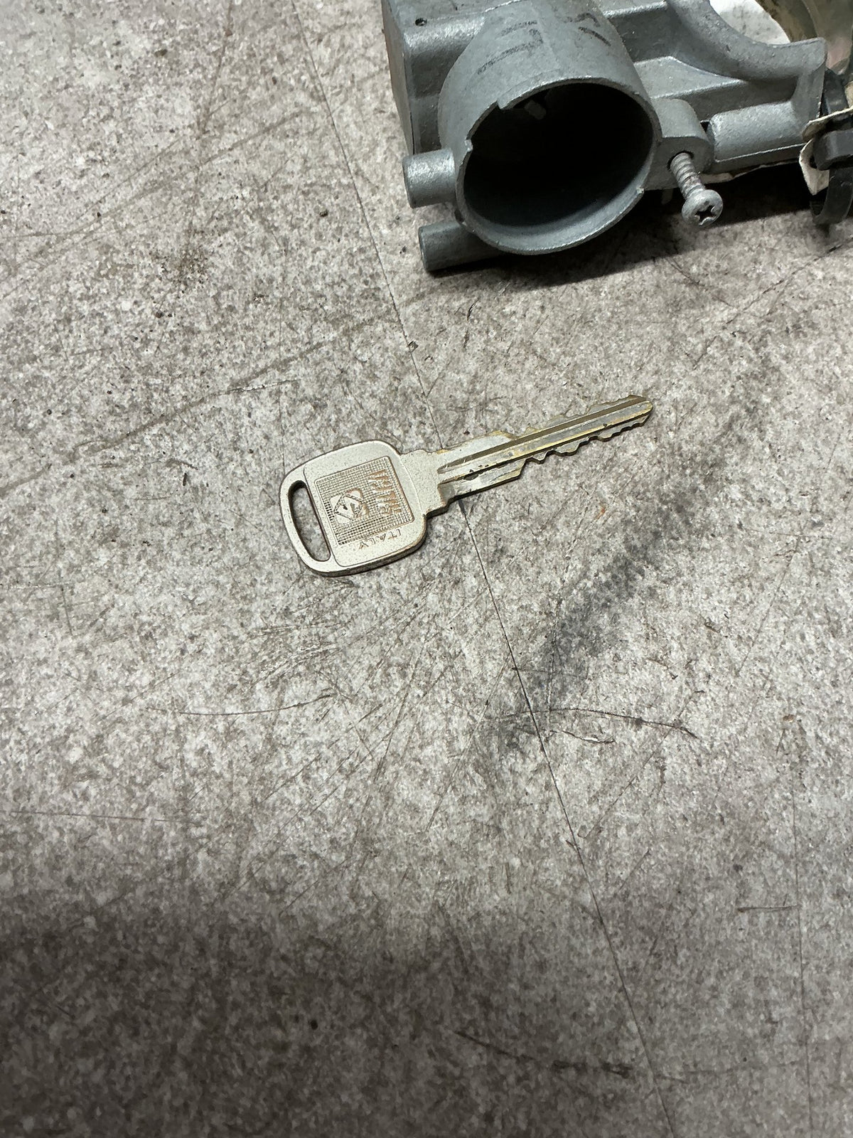 1990 Ford Laser BG 6W019- Ignition With Key- (TAG14737)