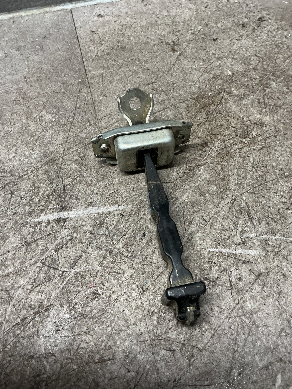 2012-2020 Mitsubishi Outlander GF*W GF GF8 - Right Front Door Check Strap - (TAG18745)