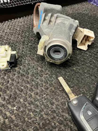 2015 Toyota Hilux VIII N130- Ignition With Key- (TAG10058)
