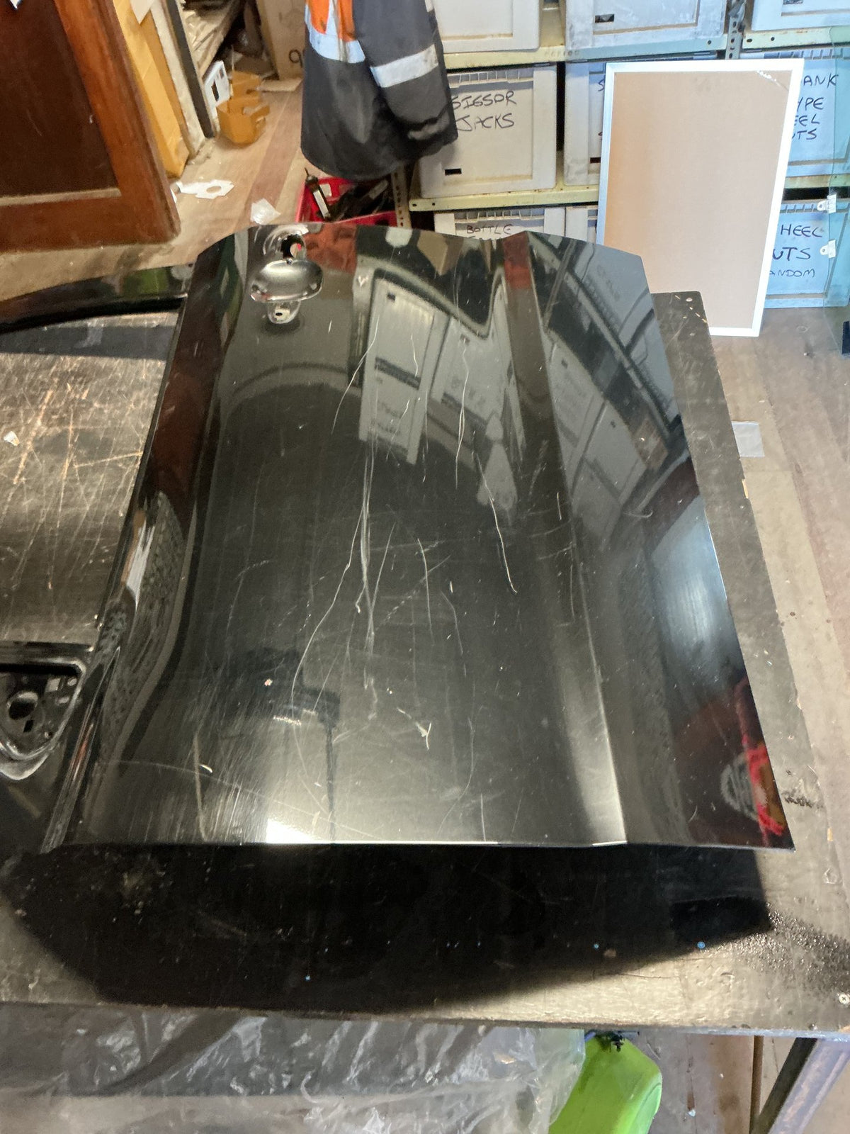 2011 Hyundai Santa Fe- Left Front Door Shell- (TAG14004)