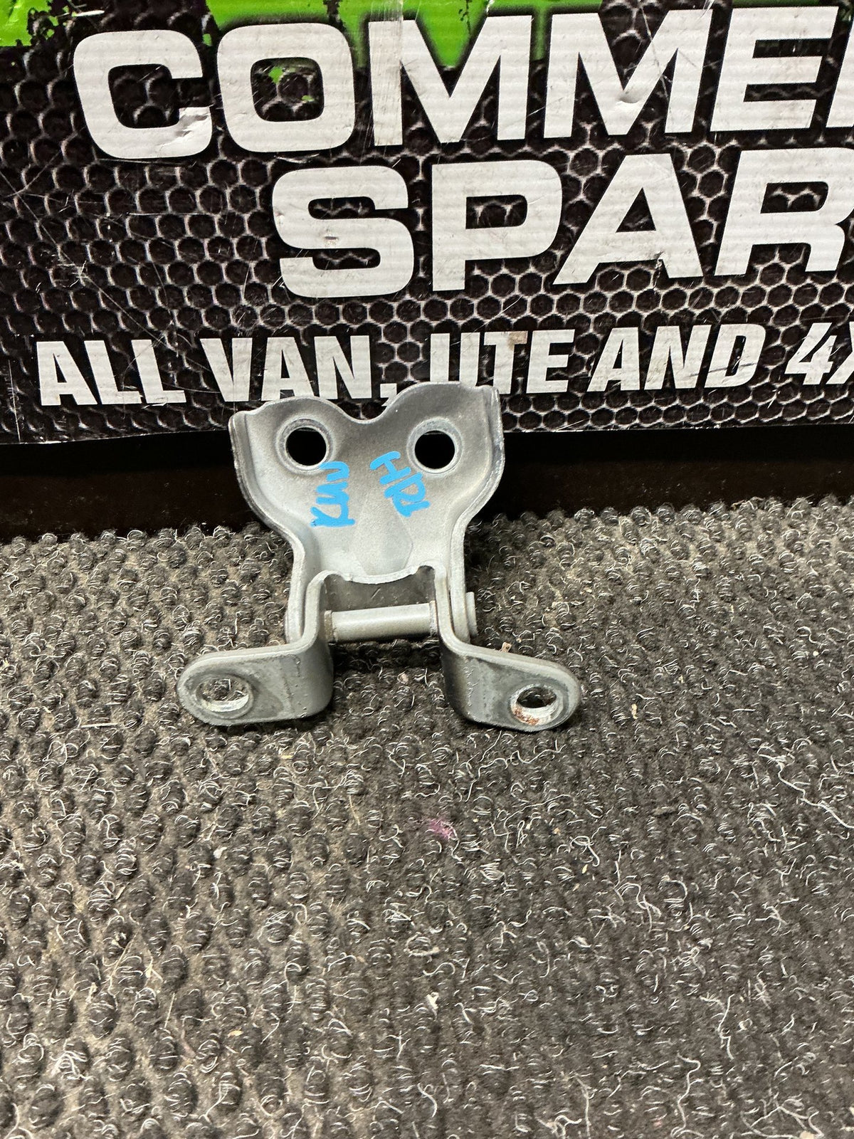 2006 Toyota Hilux- Right Front Door Bottom Hinge- (TAG10138)