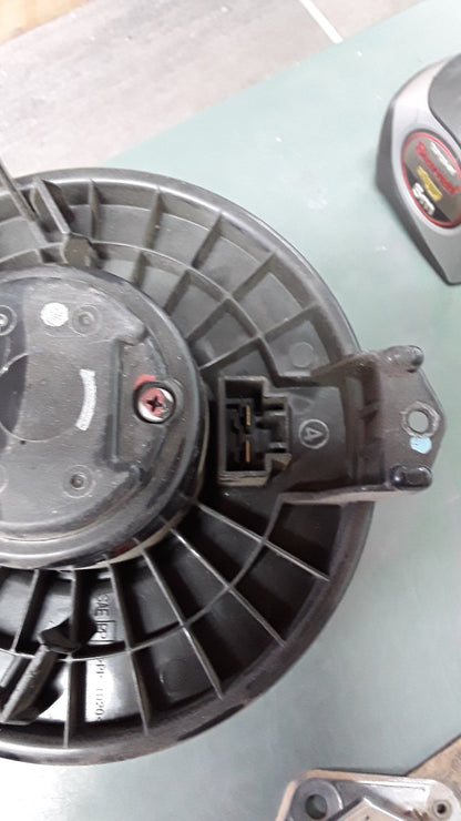 2010-2015 Toyota Hilux KUN- Heater Fan Motor- (TAG3981)