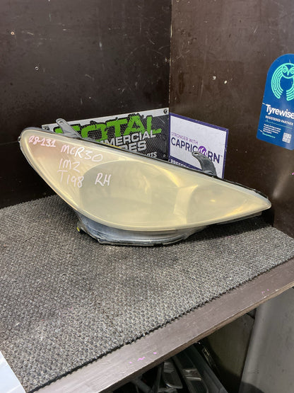 2000-2005 Toyota Estima- Right Headlight- (TAG9804)