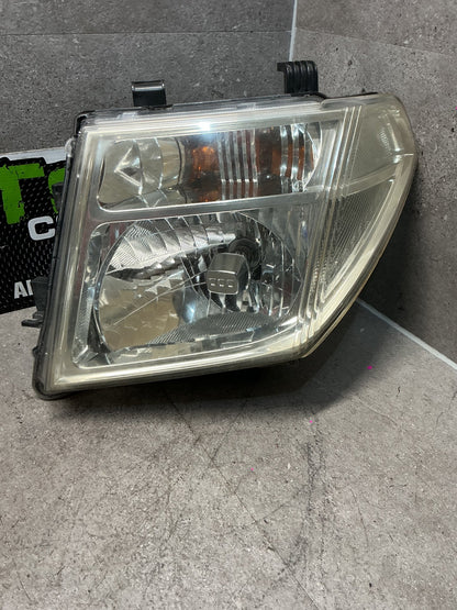 2005 Nissan Navara D40- Left Headlight- (TAG13439) PN: 100-16460