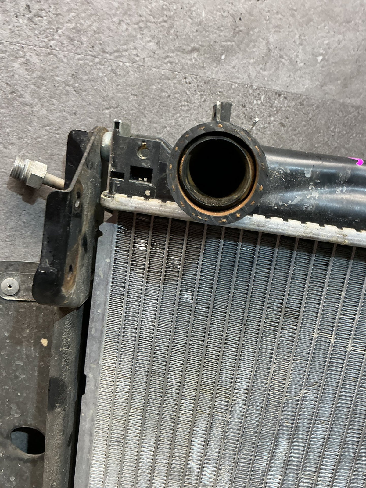 2003 Suzuki Grand Vitara SQ420W - Radiator - (TAG17885)