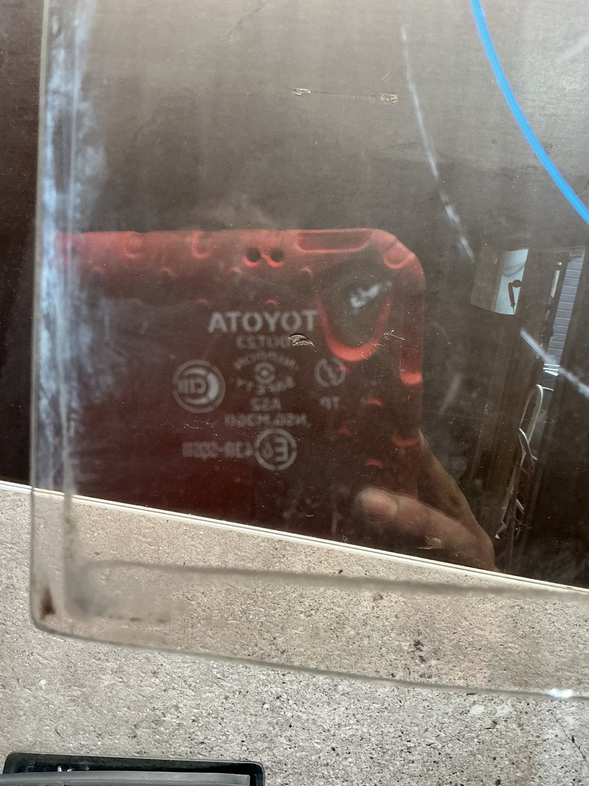 1989-1994 Toyota Land Cruiser KZJ95 - Right Rear Quarter Door Glass - (TAG18627)