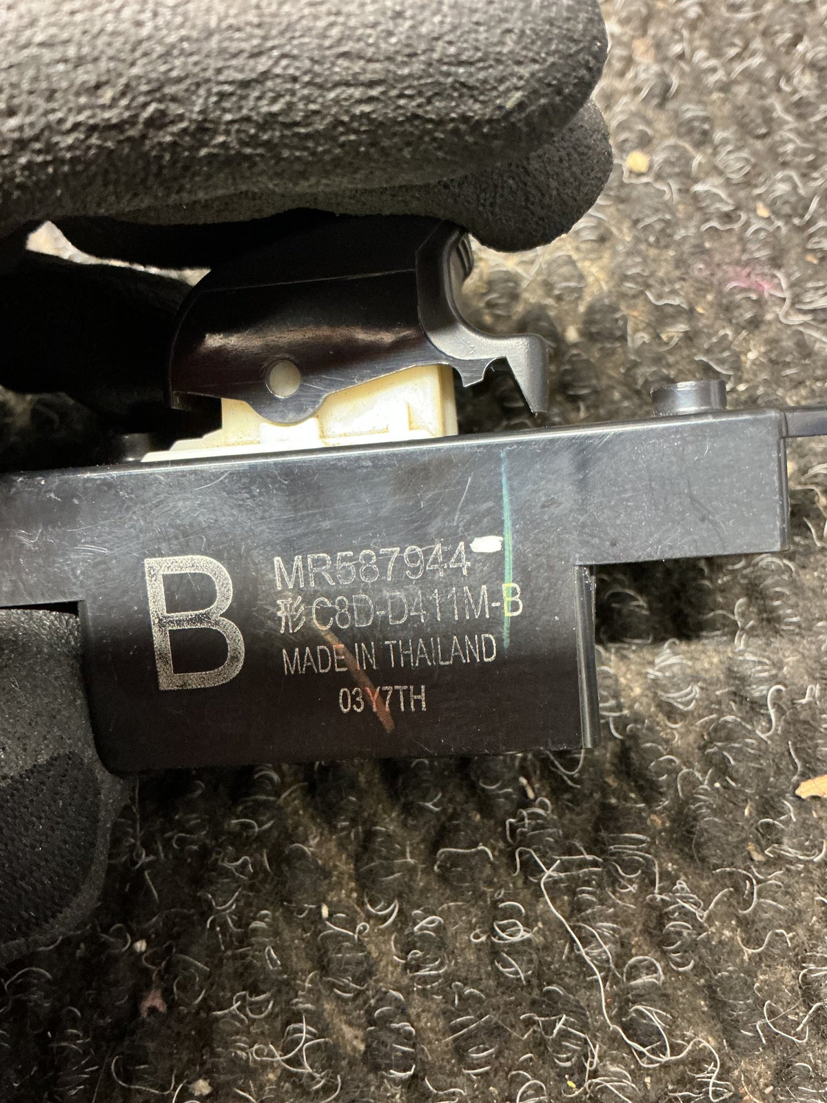 2005-2012 Mitsubishi Outlander II CW*W- Right Rear Window Switch- (TAG11604)