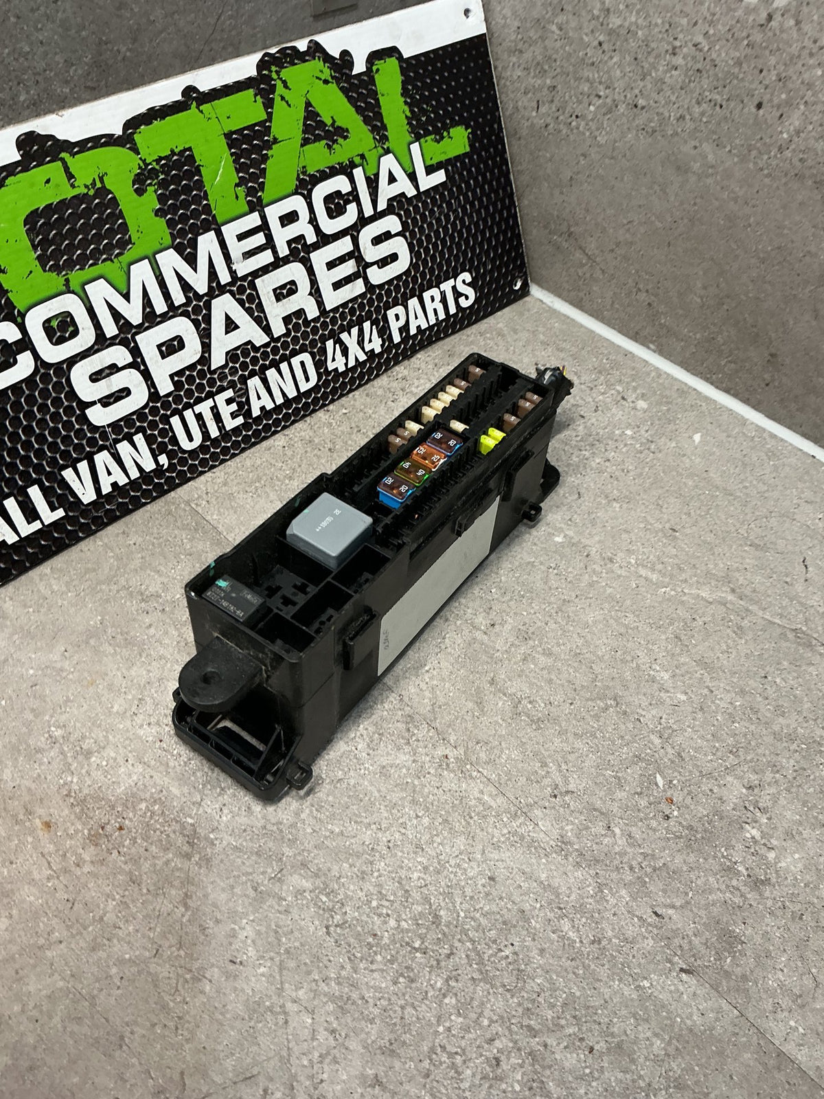 2016-2018 Ford Escape ZG- Engine Fuse Box- (TAG12637)