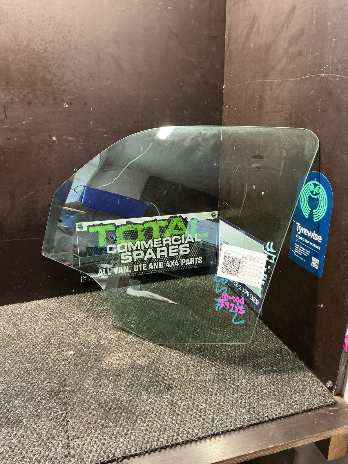 2009 Dodge Nitro KA- Left Front Door Glass- (TAG9785) PN: m-100