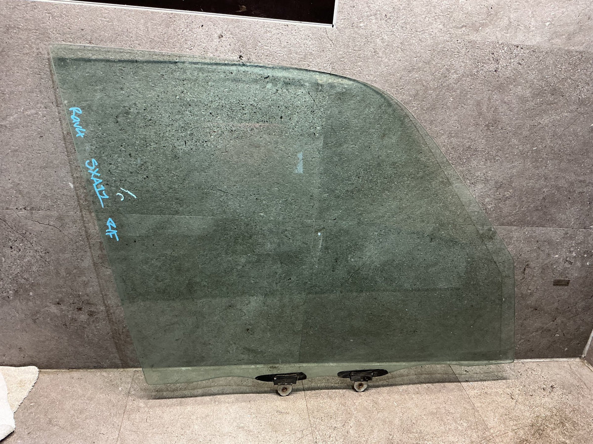 1994-2000 Toyota RAV4 SXA11 - Right Front Door Glass - (TAG19004)