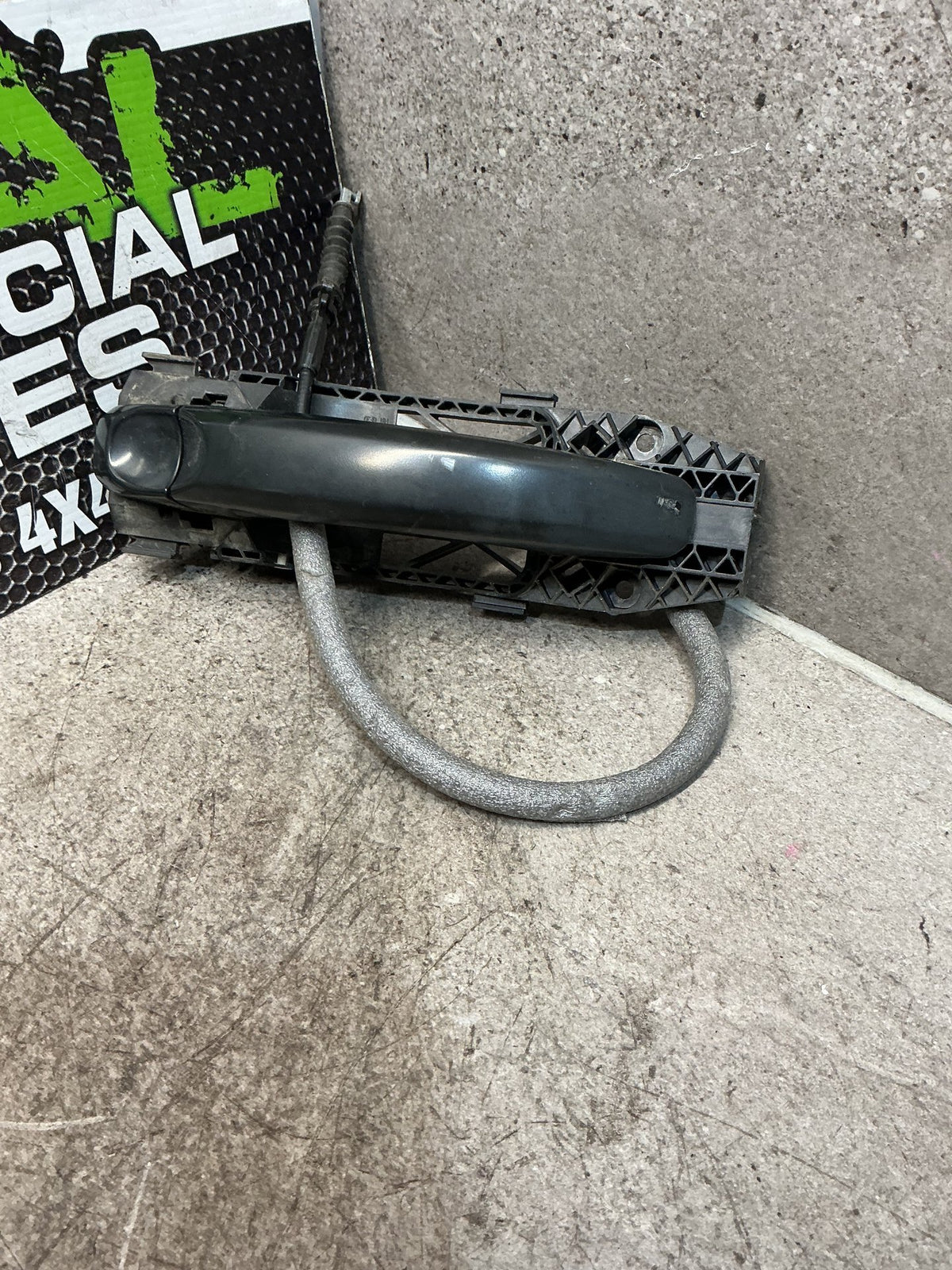 2013 Volkswagen Amarok- Left Front Door Exterior Handle- (TAG15444)