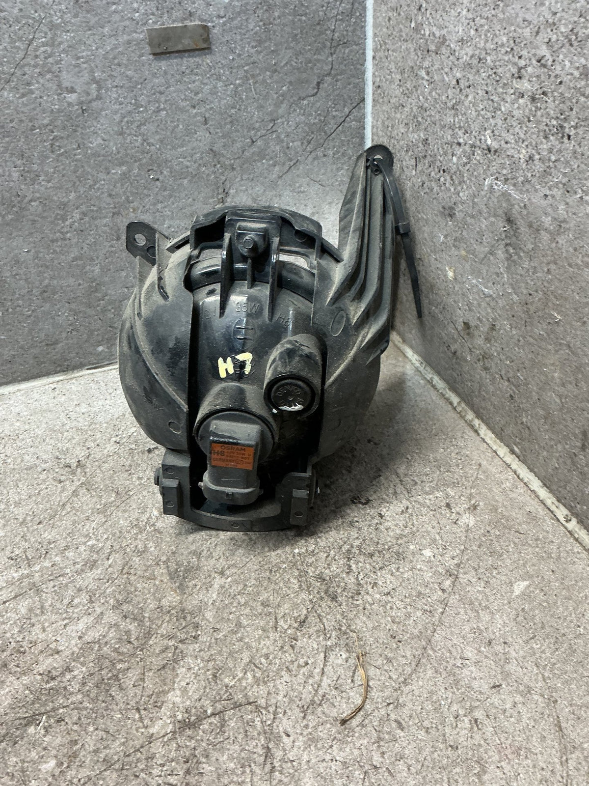 2011 Holden Captiva 5 - Left Spotlight - (TAG18212)