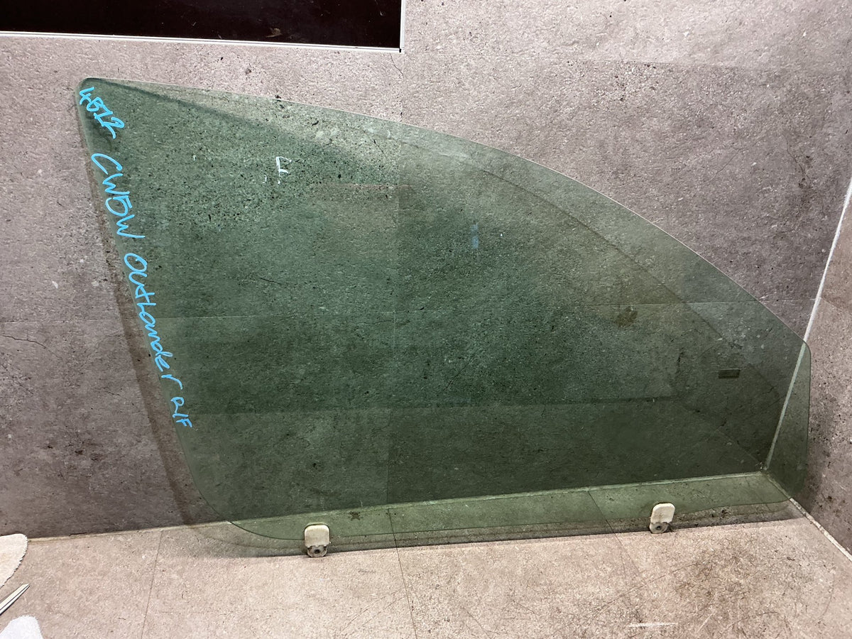 2006 Mitsubishi Outlander CW*W CW5W - Right Front Door Glass - (TAG18984)