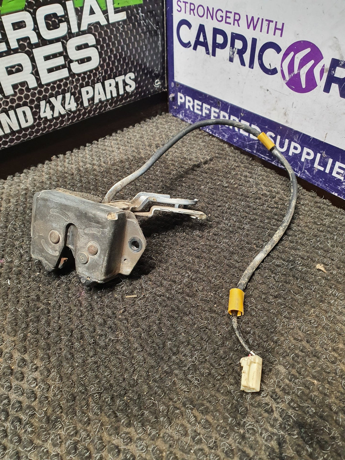 2011 Toyota Hiace TRH219- Tailgate Lock Mechanism- (TAG9210)