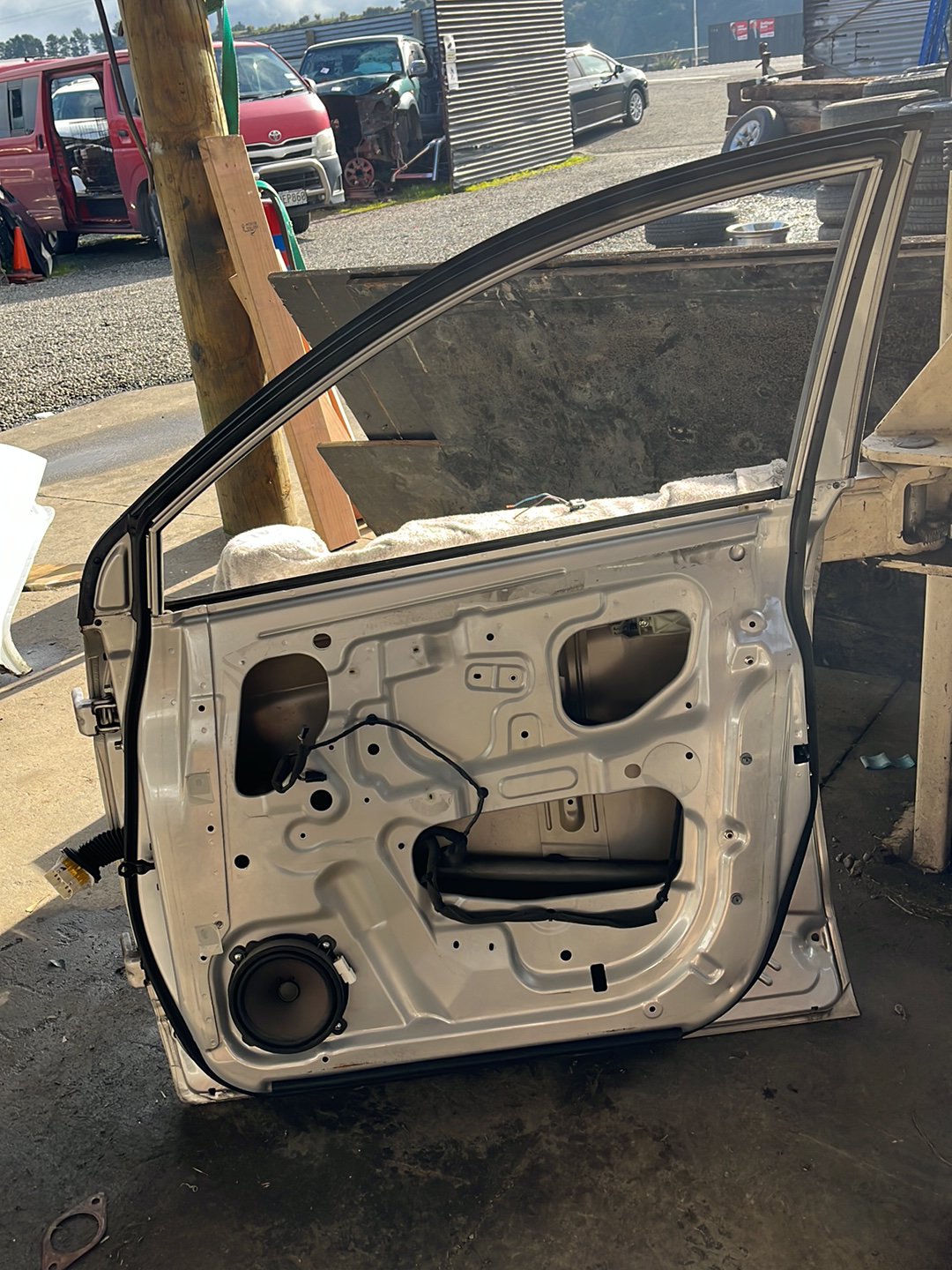 2007 Holden Captiva 7- Right Front Door Shell- (TAG8969)
