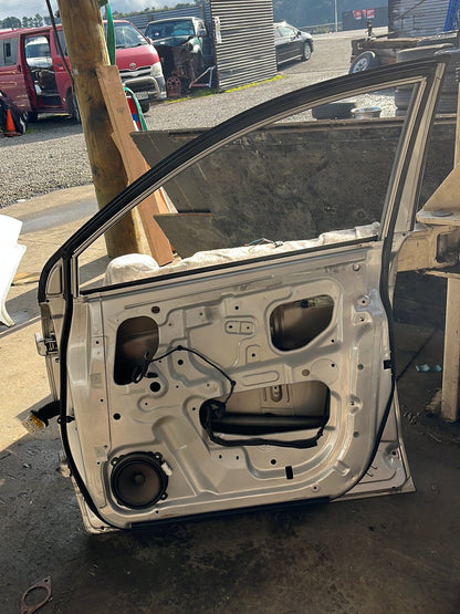 2007 Holden Captiva 7- Right Front Door Shell- (TAG8969)