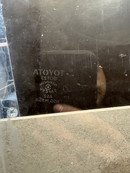 1995-2000 Toyota Hilux Surf KZN185 - Right Front Door Glass - (TAG18887)