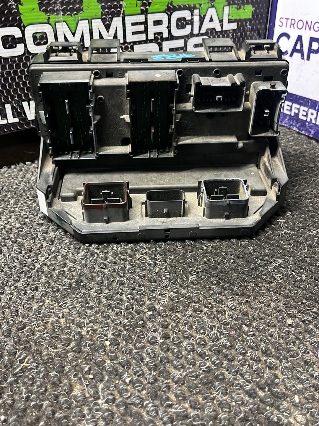 2006-2012 Dodge Nitro KA - Engine Bay Fuse Box - (TAG9407)
