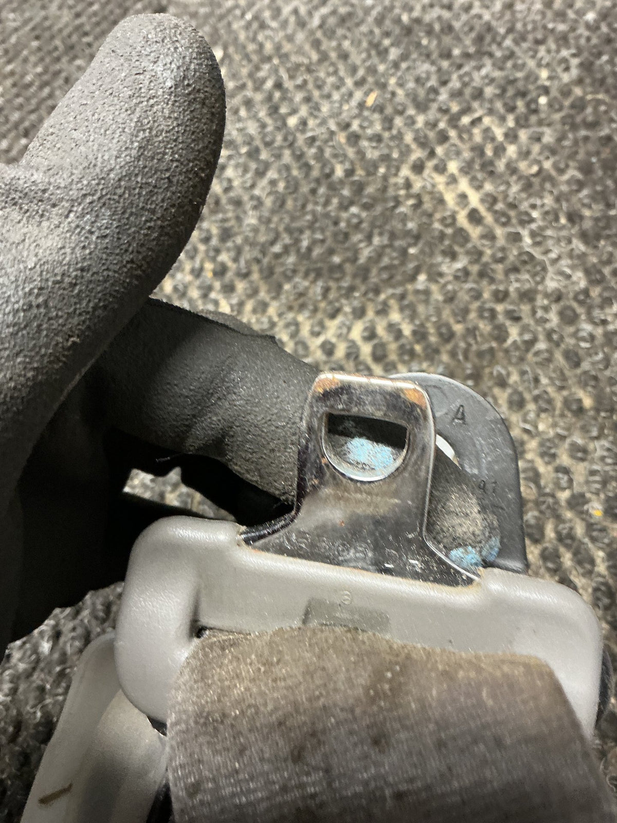 1998-2003 Holden Rodeo TF- Left Rear Seat Belt- (TAG11525)
