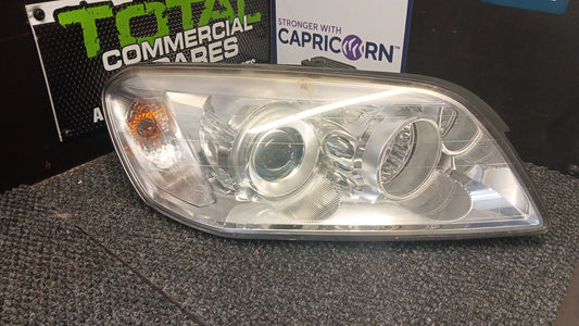 2010 Captiva 5 LT 2WD 2.4 AT- Right Headlight- (TAG5174)