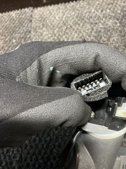 2007 Holden Captiva 7 9W095- Ignition With Key- (TAG10854)